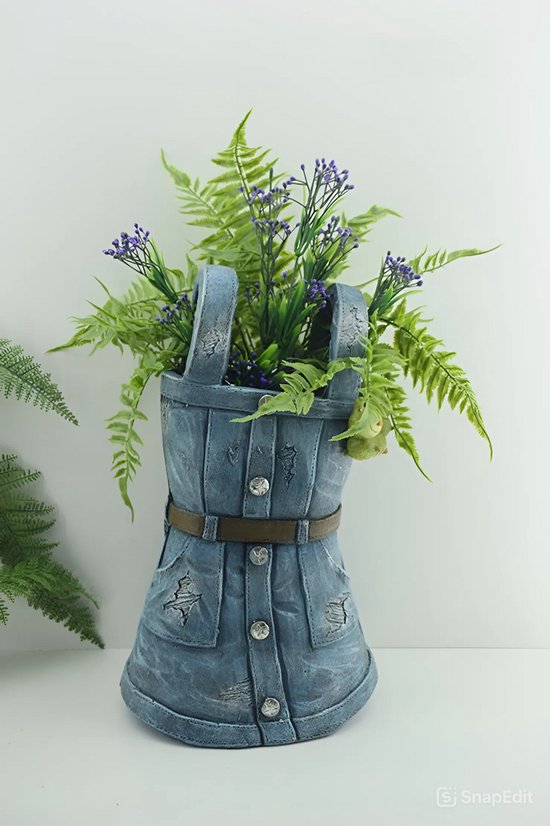 Decoratieve keramische plantenpot 'Jurk'